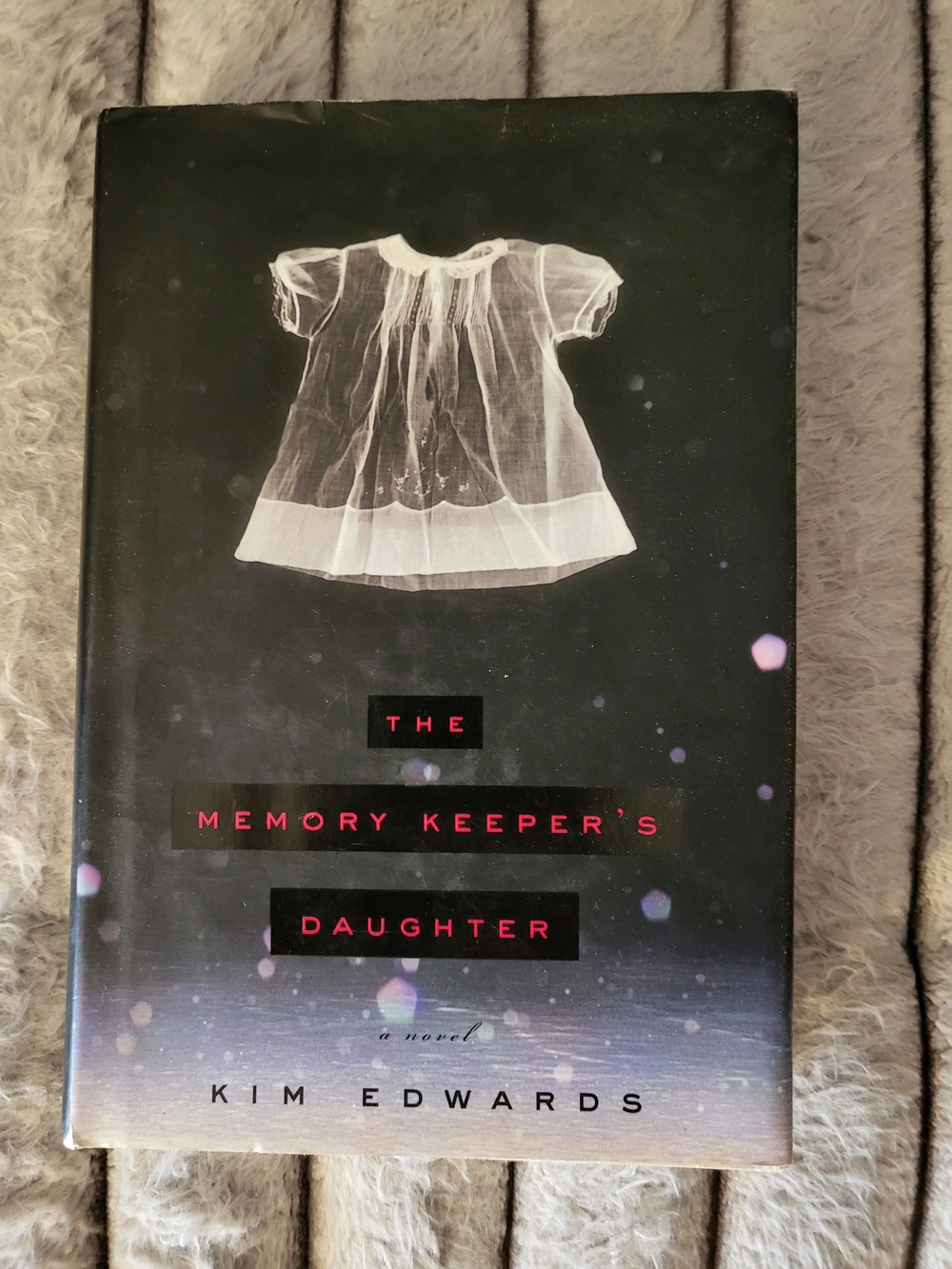 The Memory Keeper's Daughter by Kim Edwards - Black Cover with White Dress